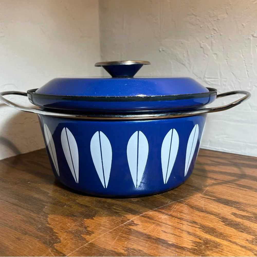 Catherine Holm Navy Blue White Enamelware Lotus Flower Covered Pot Vintage